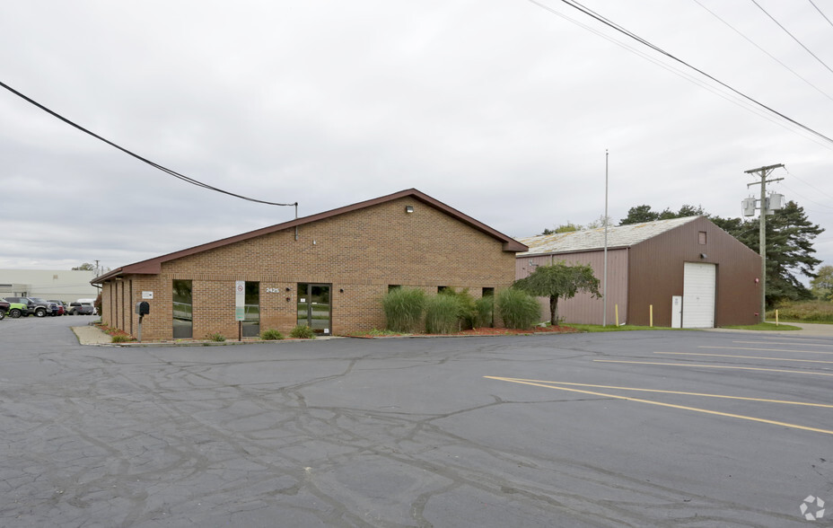 2425 N Lapeer Rd, Oxford, MI for sale - Primary Photo - Image 1 of 1