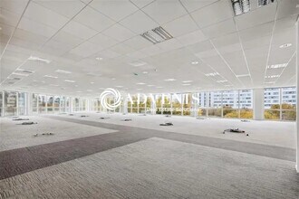 Office in Roissy-en-France to rent Interior Photo- Image 2 of 4
