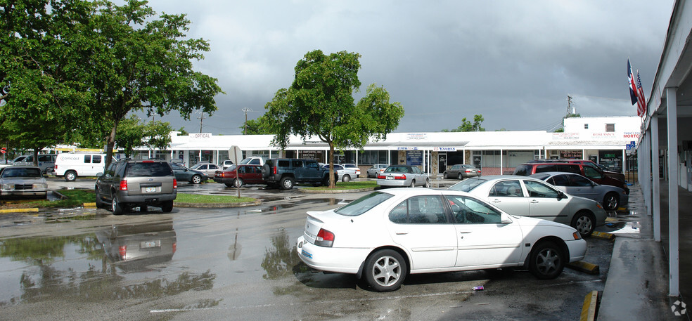 7155-7159 Pembroke Rd, Pembroke Pines, FL for sale - Building Photo - Image 3 of 6