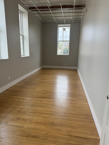 103 E Center St, Lexington, NC for rent - Building Photo - Image 1 of 5