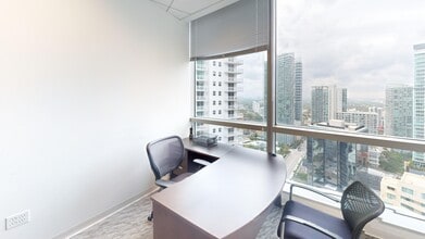 1111 Brickell Ave, Miami, FL to rent Interior Photo- Image 2 of 4
