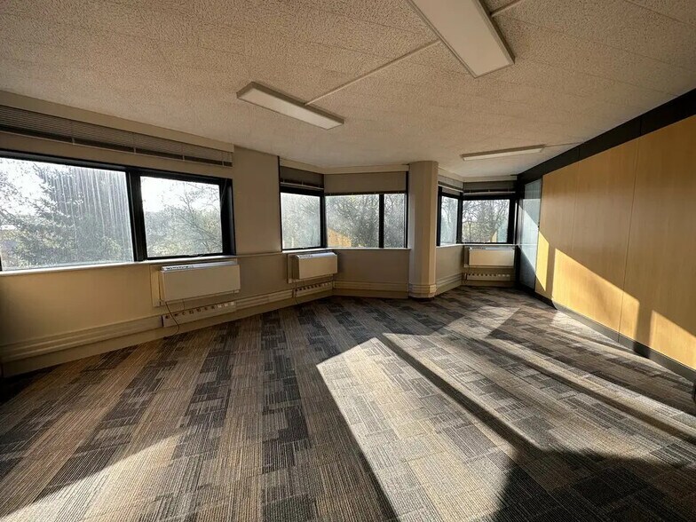 Office in ILLKIRCH-GRAFFENSTADEN to rent - Building Photo - Image 3 of 6