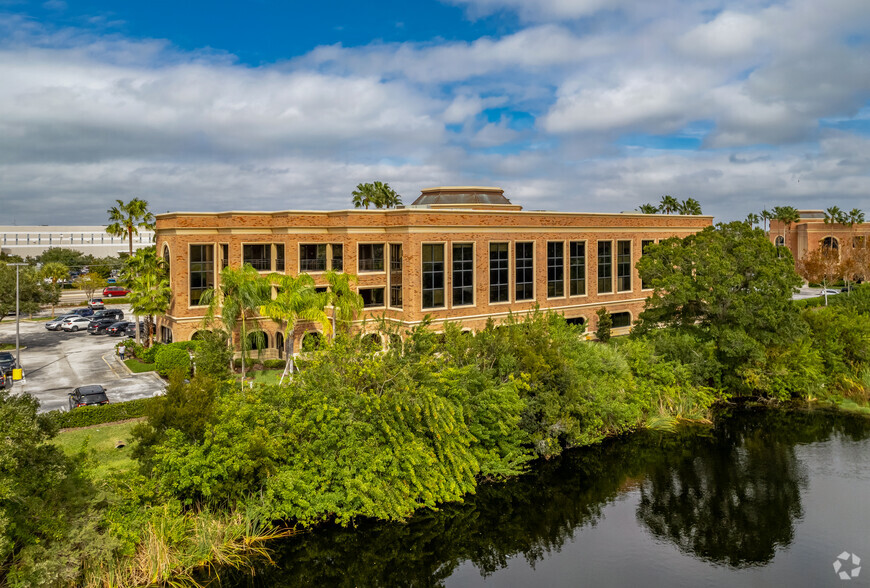 8250 Bryan Dairy Rd, Largo, FL for rent - Building Photo - Image 3 of 9