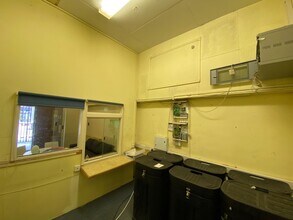 40-42 Hanbury Rd, Bargoed to rent Interior Photo- Image 2 of 7