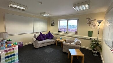 Fairbairn Pl, Livingston to rent Building Photo- Image 2 of 11