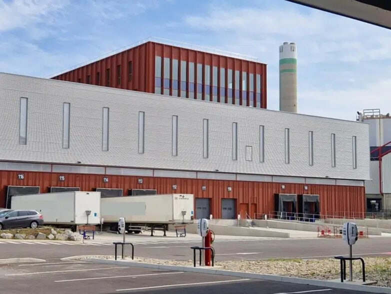 Light Industrial in Lyon to rent - Building Photo - Image 1 of 20