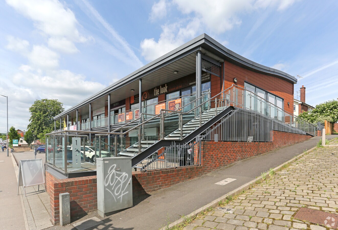 131 Chatsworth Rd, Chesterfield, S40 2AP UK