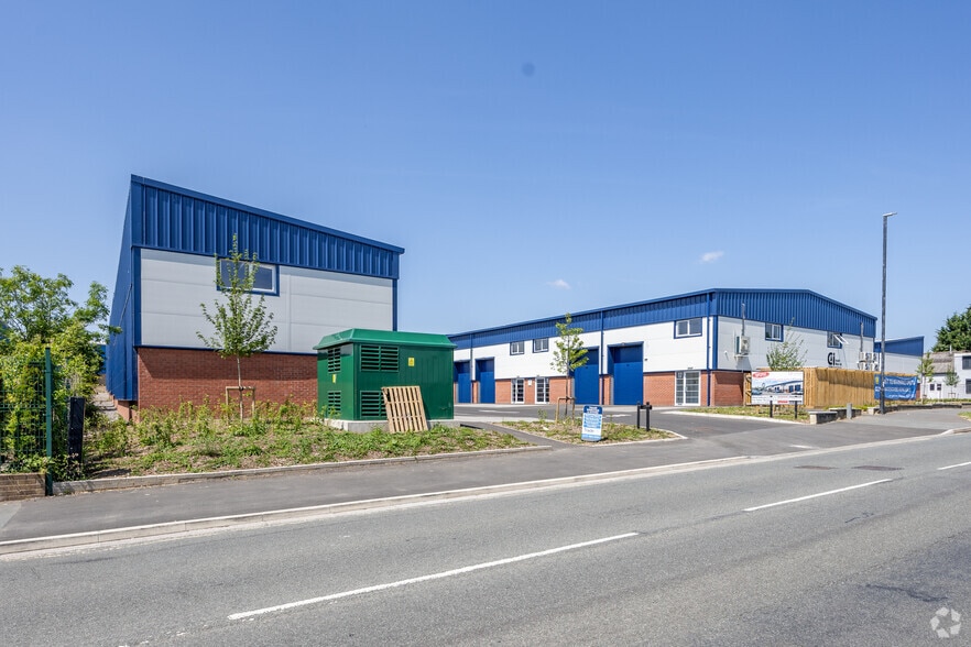 198-202 Broomhill Rd, Bristol for sale - Building Photo - Image 1 of 3