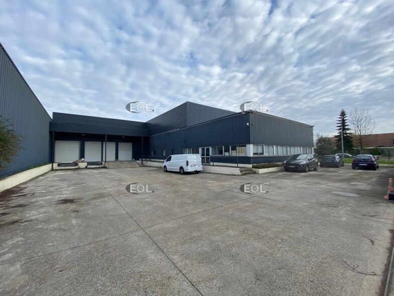 Light Industrial in Combs-la-Ville to rent - Building Photo - Image 2 of 13