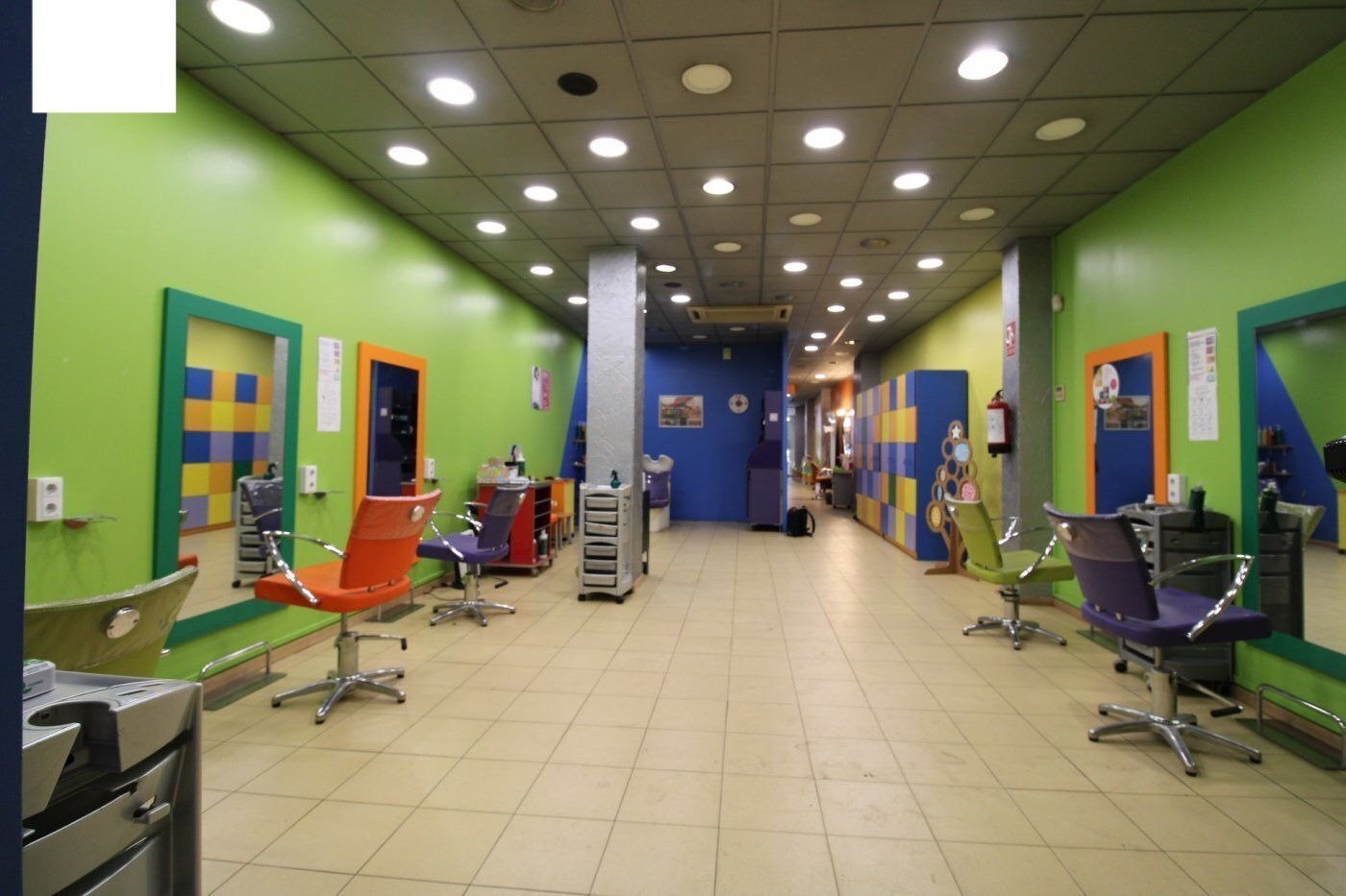 Retail in Granada, Granada to rent Building Photo- Image 1 of 30