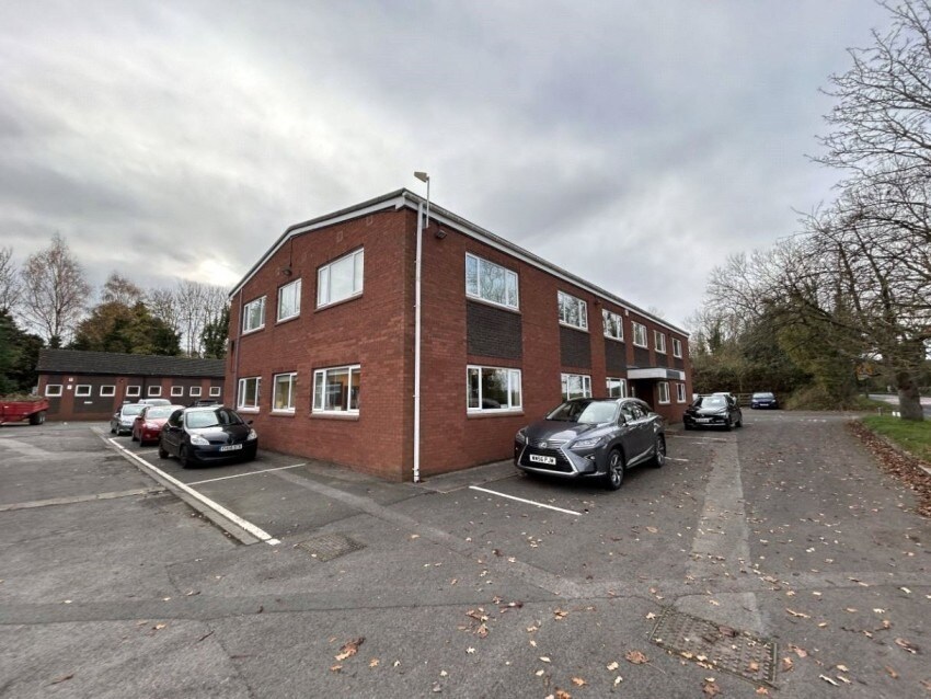 Low Moor Ln, Knaresborough to rent Building Photo- Image 1 of 4