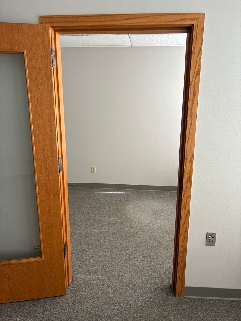 7981 168th Ave NE, Redmond, WA to rent Interior Photo- Image 1 of 3