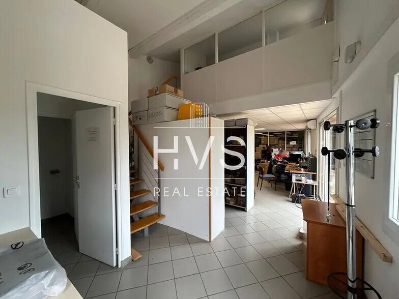 Office in Aix-en-Provence to rent - Interior Photo - Image 3 of 6