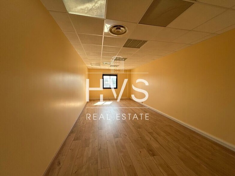 85 Rue Topaze, Éguilles for sale - Interior Photo - Image 2 of 8