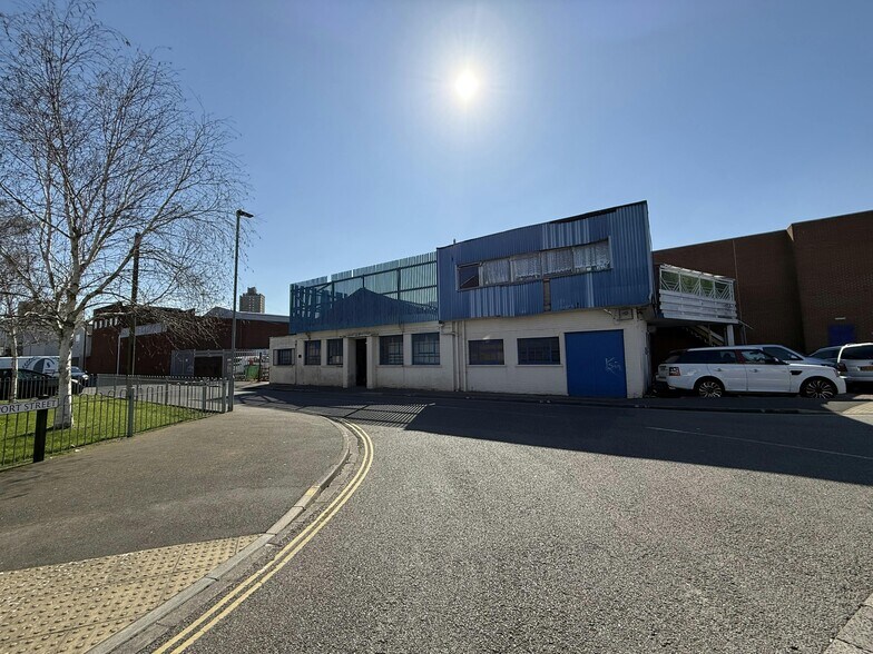 100 East Surrey St, Portsmouth to rent - Building Photo - Image 2 of 34