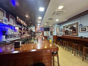Retail in Barcelona, Barcelona to rent Interior Photo- Image 1 of 3