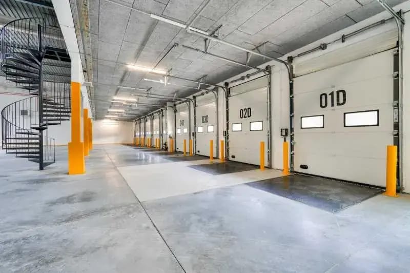 Industrial in Trappes to rent Interior Photo- Image 1 of 5