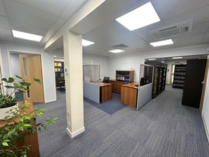 1324-1326 High Rd, London to rent Interior Photo- Image 2 of 4