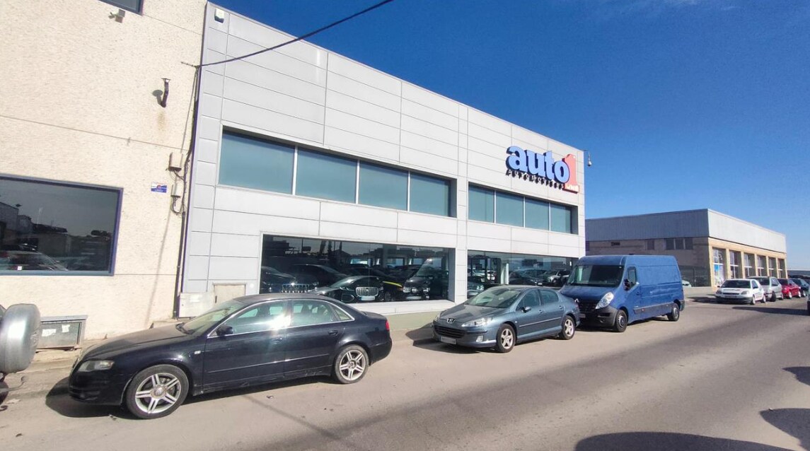 Calle Plomo, San Martín de la Vega, Madrid for sale Building Photo- Image 1 of 3
