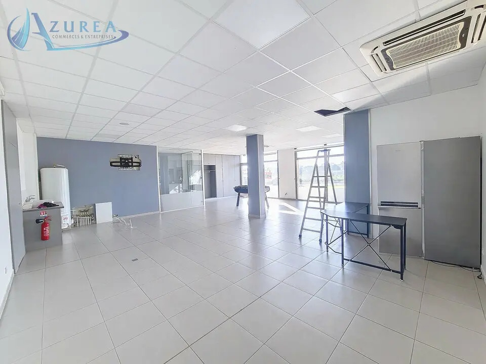 Location Commerce 165 m² - Photo 1