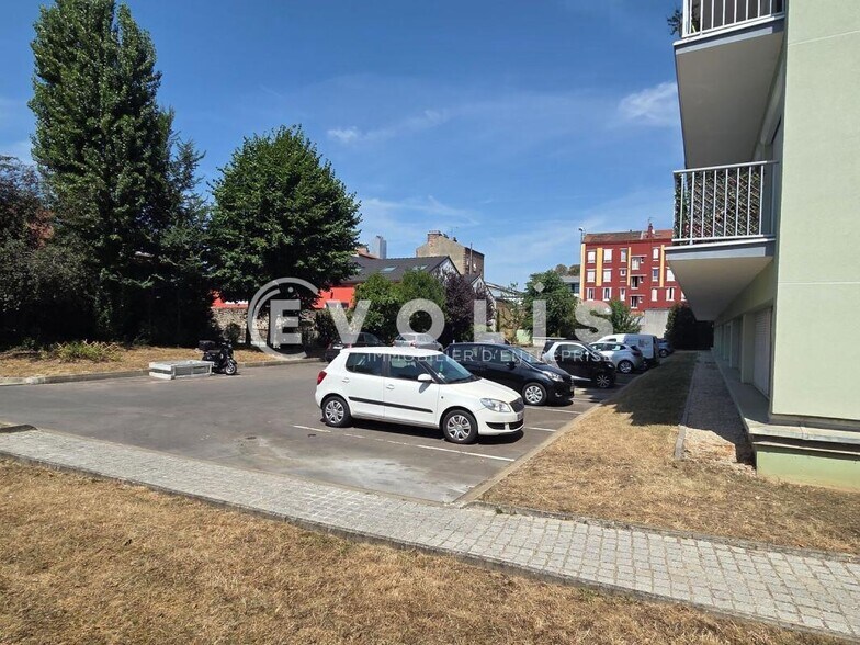 Office in Ivry-sur-Seine for sale - Building Photo - Image 3 of 8