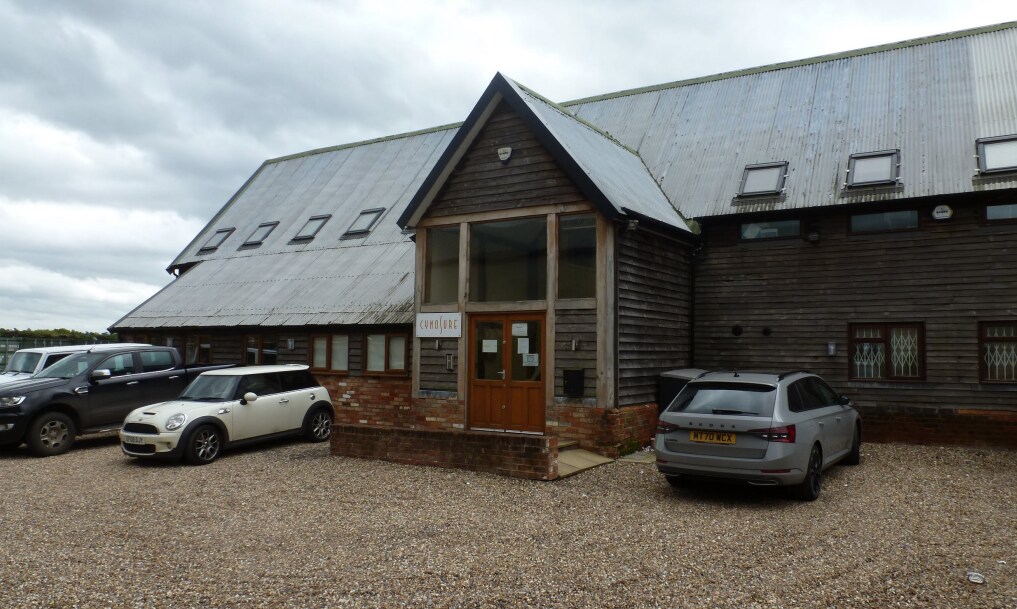 Long Ln, Maidenhead for sale Primary Photo- Image 1 of 1