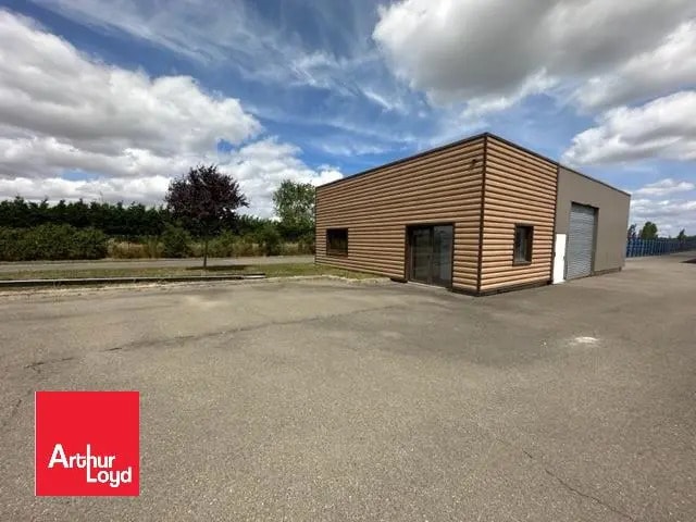 Location Local d'activités 170 m² - Photo 1