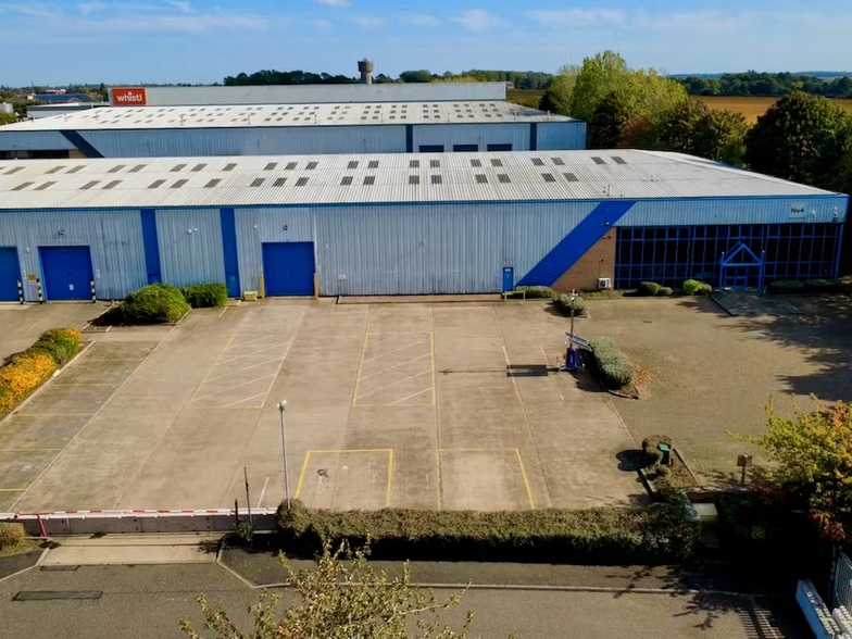 Shipton Way, Rushden to rent - Building Photo - Image 2 of 3