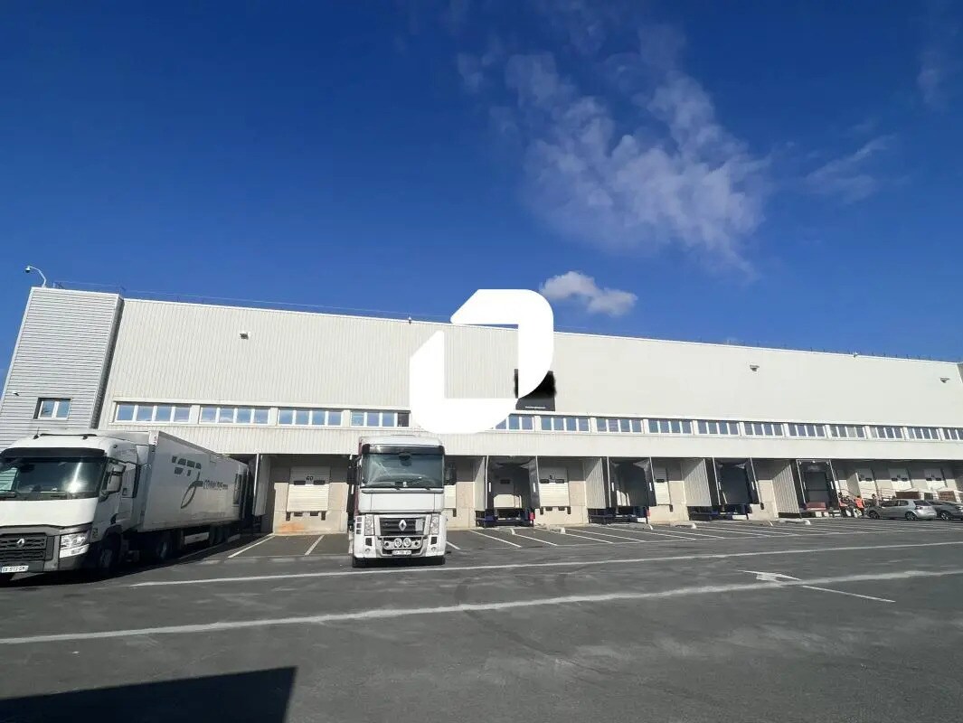 Office in Villabé to rent Building Photo- Image 1 of 5