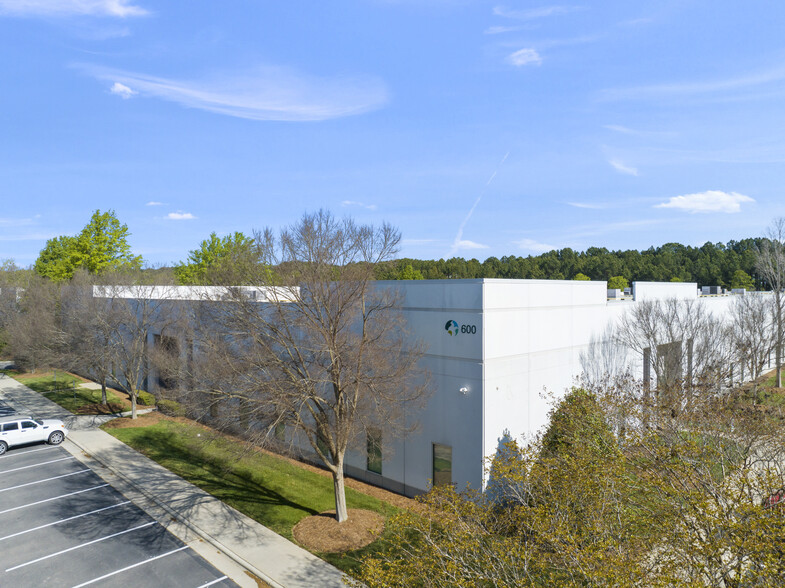 600 N Greenfield Pky, Garner, NC for rent - Building Photo - Image 1 of 12