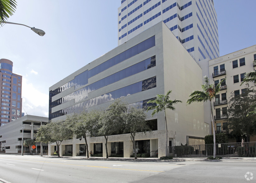 101 NE 3rd Ave, Fort Lauderdale, FL for rent - Building Photo - Image 2 of 9