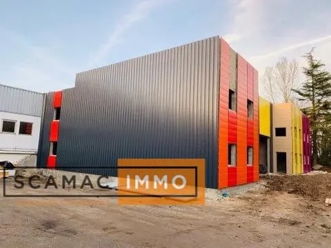 Location Entrepôt 122 m²