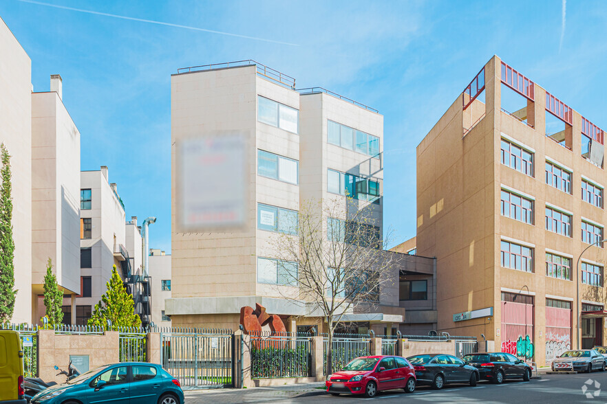 Calle Cronos, 18, Madrid, Madrid for sale - Building Photo - Image 2 of 19