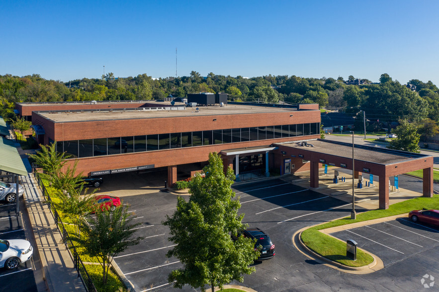 6660 S Sheridan Rd, Tulsa, OK for rent - Building Photo - Image 3 of 24