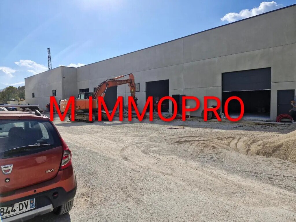 Location Local d'activités 157 m² - Photo 1