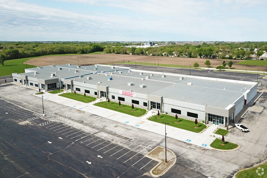 324 Factory Outlet Dr, Story City, IA for sale - Building Photo - Image 1 of 1