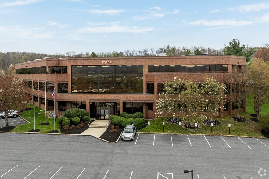 812 Springdale Dr, Exton, PA to rent - Building Photo - Image 2 of 12