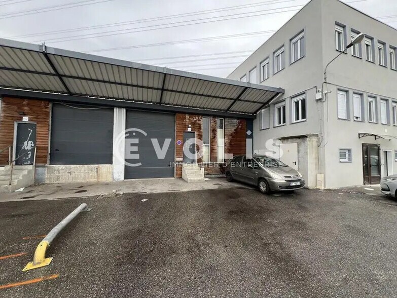 Industrial in Saint-Priest for sale - Building Photo - Image 1 of 6
