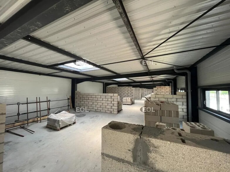 Light Industrial in Épinay-sur-Seine to rent - Interior Photo - Image 2 of 5