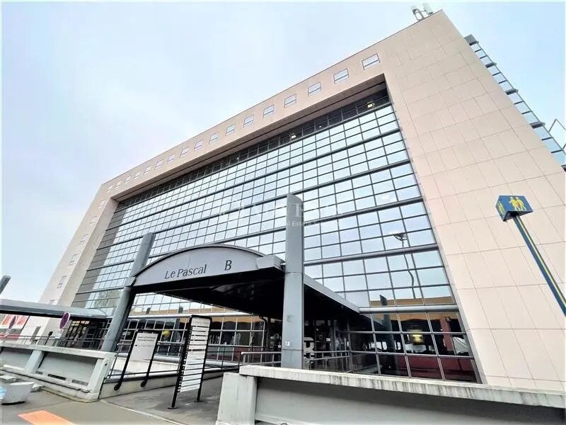 Office in Créteil to rent Building Photo- Image 1 of 7