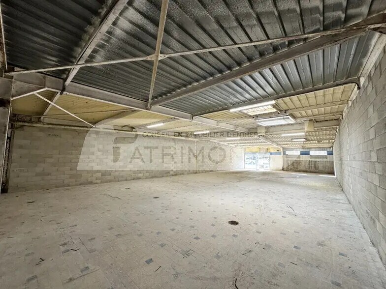 Light Industrial in Aubagne for sale - Interior Photo - Image 3 of 9
