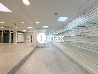 More details for 12/16 Place Du Général Leclerc, Suresnes - Retail to Rent