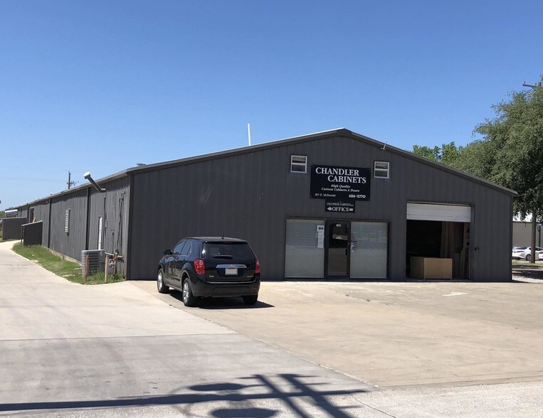 901 E McDonald Dr, Pilot Point 76258 UK