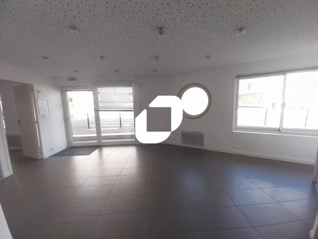 Vente Commerce 68 m²