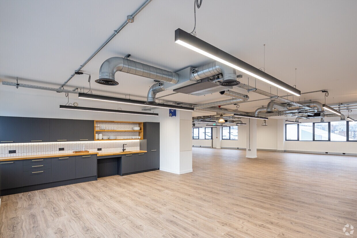 114 Power Rd, London W4 5PY 114 Power Rd, London W4 5PY