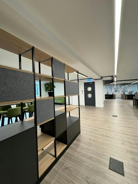 16 St Clare St, London to rent - Building Photo - Image 3 of 14