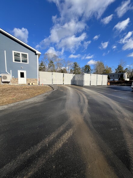 12 Center Park Rd, Topsham, ME for rent - Building Photo - Image 3 of 7