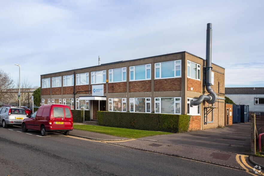 17-19 Sovereign Way, Tonbridge for sale - Primary Photo - Image 1 of 1