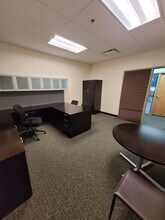 7125 W Gunnison St, Harwood Heights, IL to rent Interior Photo- Image 1 of 4