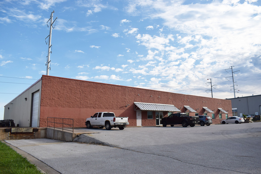 12026 Roberts Rd, Omaha, NE for sale - Primary Photo - Image 1 of 1